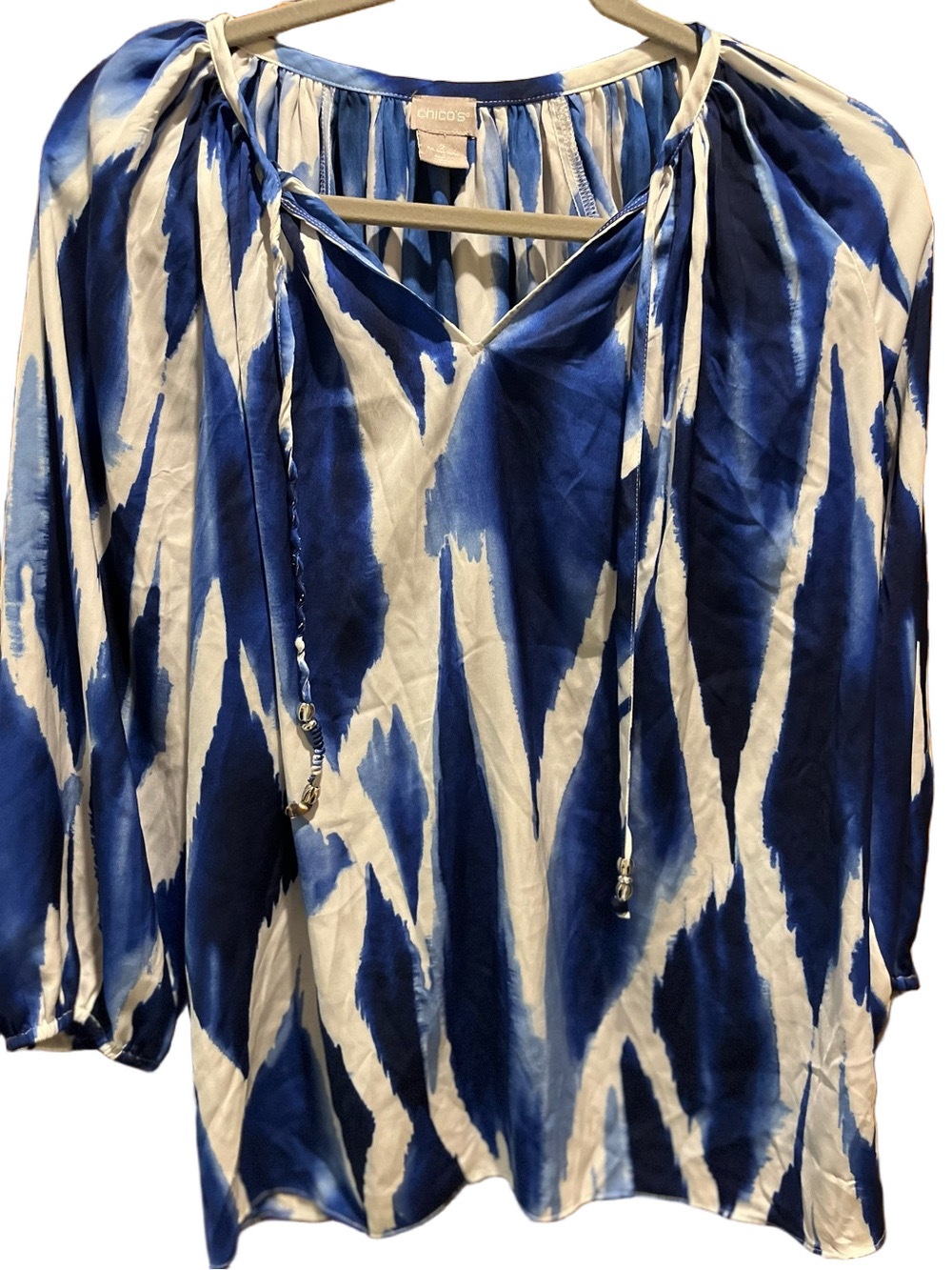 91. WOMENS CHICO’S 2/L DETAIL TOP - Picture 2 of 5